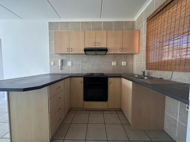 To Let 2 Bedroom Property for Rent in Brackenfell South Western Cape